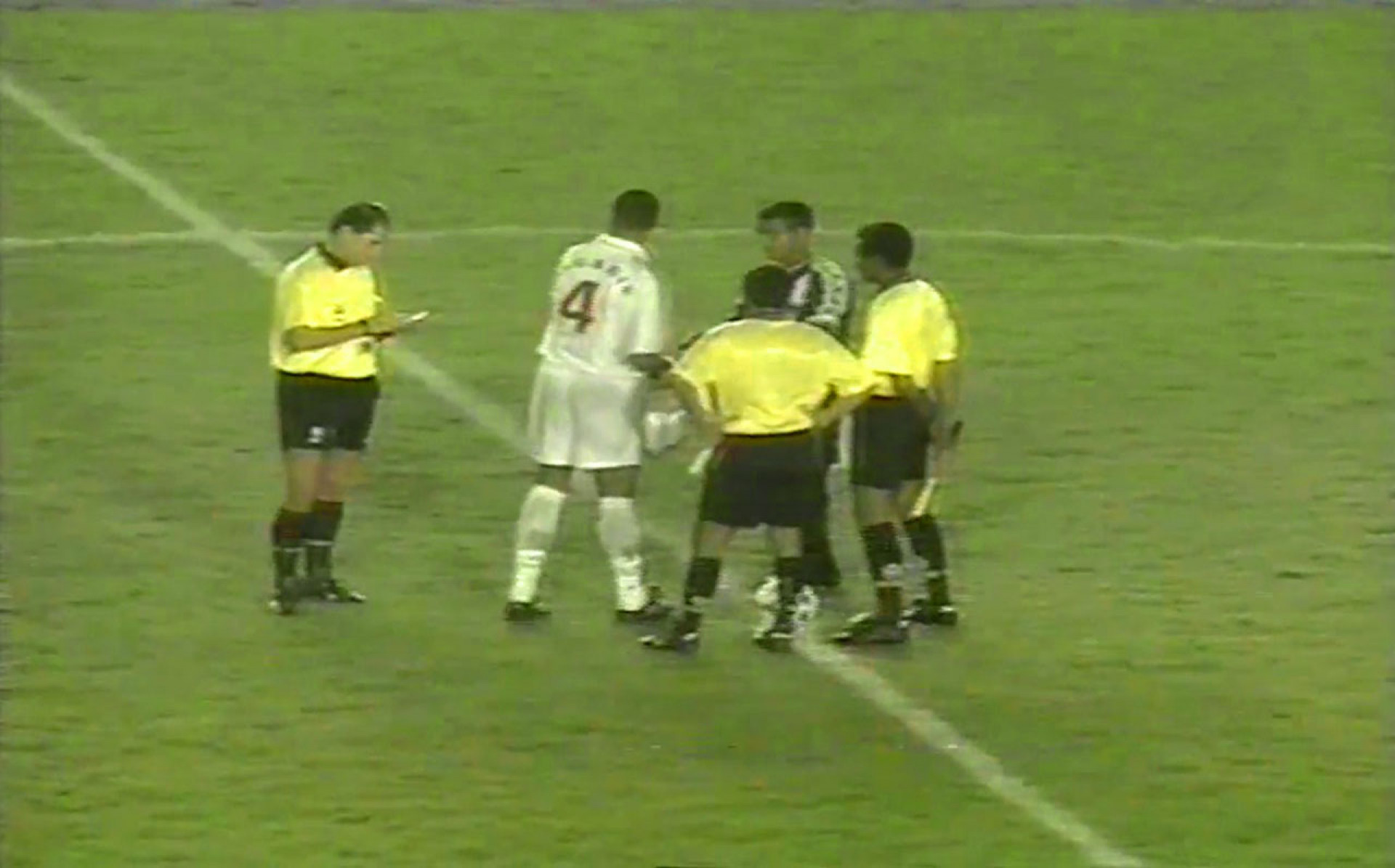 Vasco j&aacute; goleou a Arg&eacute;lia por 7 a 0 em S&atilde;o Janu&aacute;rio; relembre