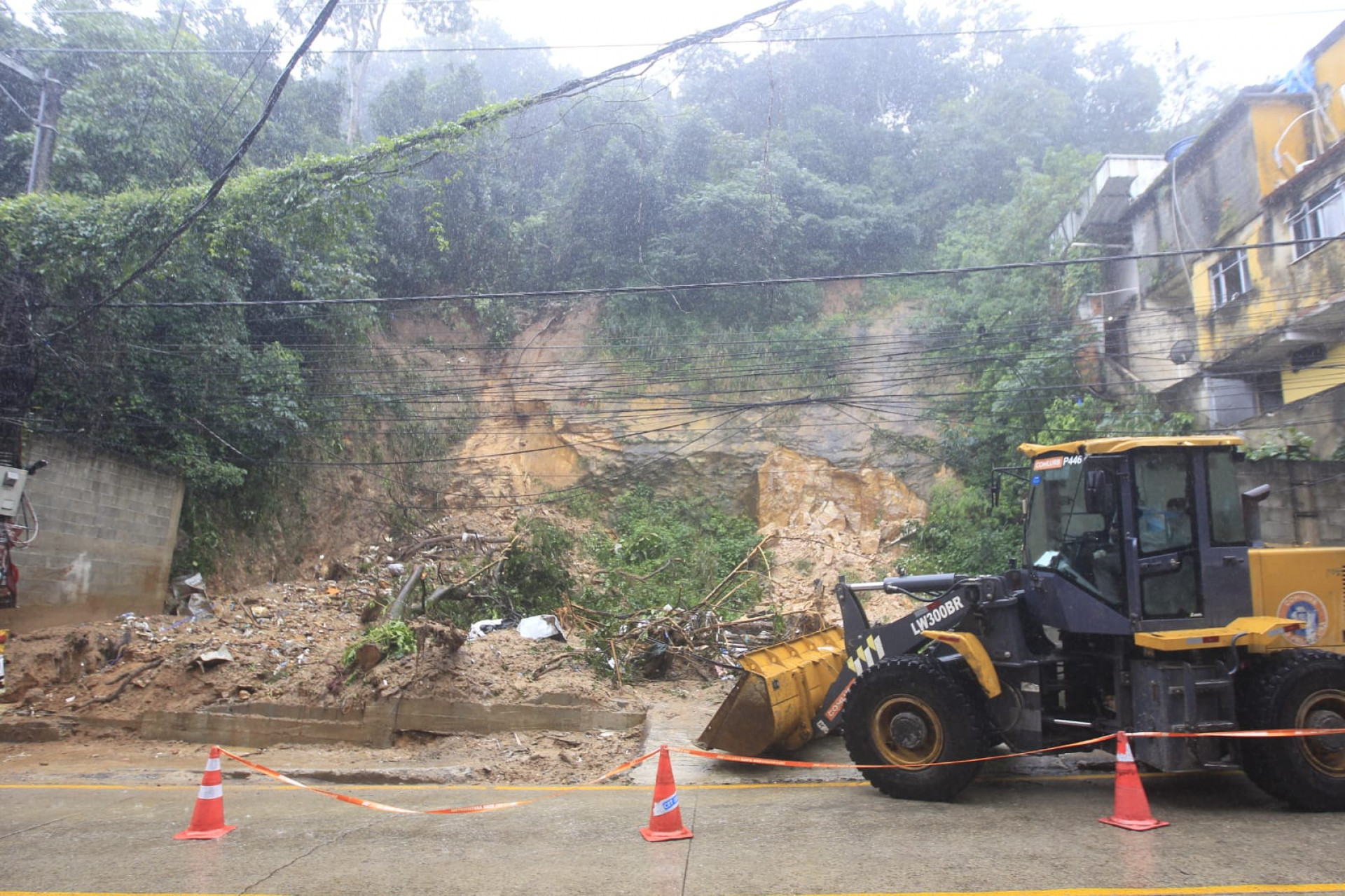 Estrada da Gávea foi interditada devido deslizamento - Reginaldo Pimenta/Agência O DIA