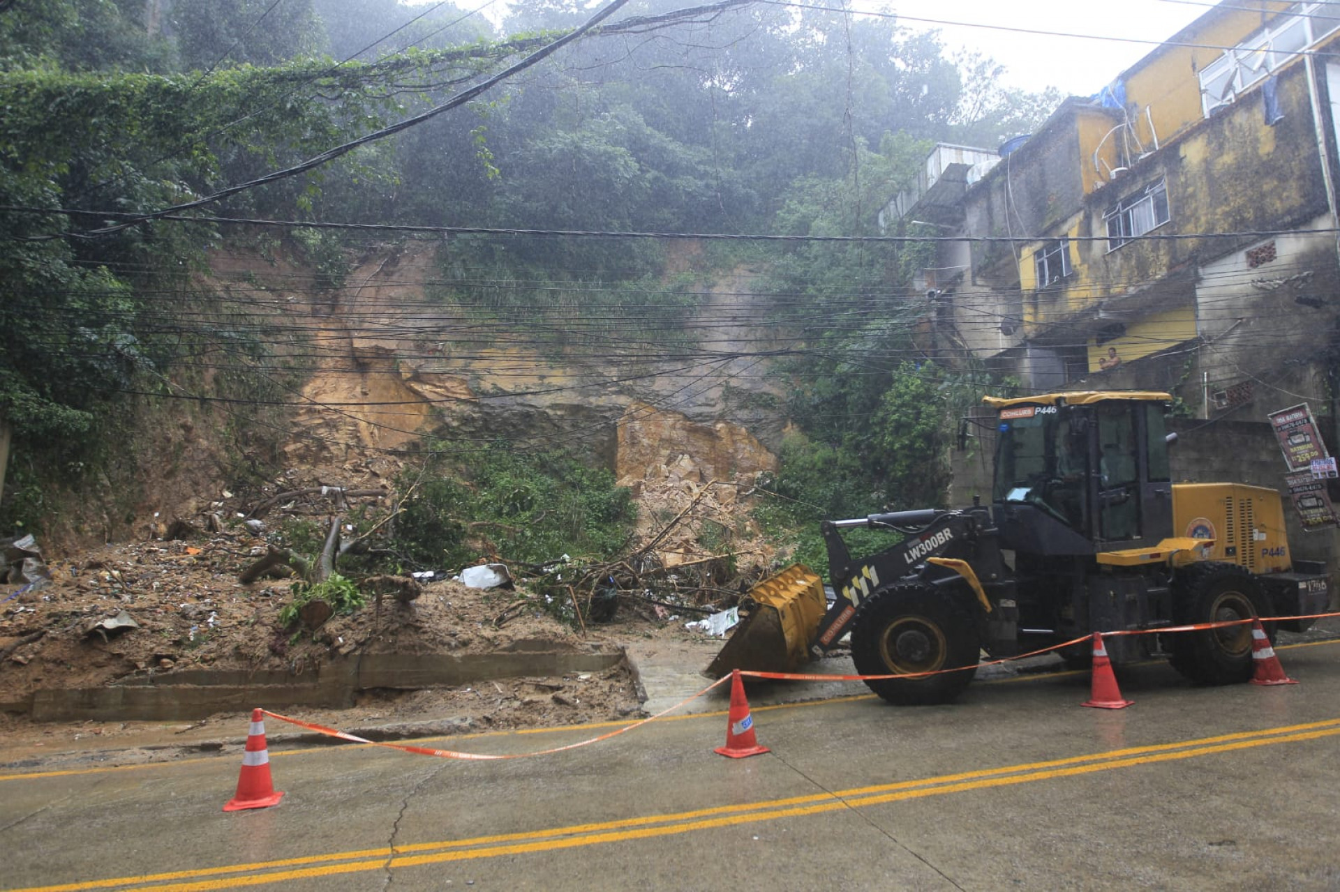 Estrada da Gávea foi interditada devido deslizamento - Reginaldo Pimenta/Agência O DIA