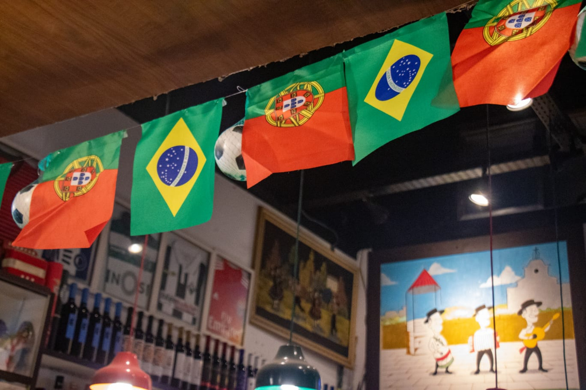 Em clima de festa, Cadeg está preparado para a estreia de Portugal na Copa do Mundo - Érica Martin / Agência O Dia