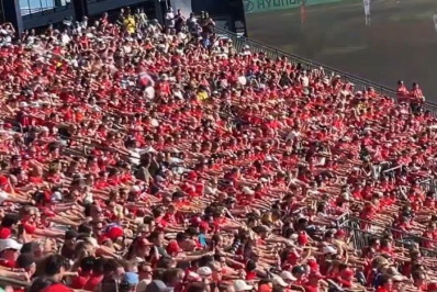 Vídeo! Torcida da Noruega faz 'remada viking' na arquibancada e viraliza