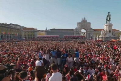 Vídeo! Torcedores da RD Congo comemoram gol no meio dos portugueses em Lisboa