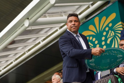 'Hora de aceitar que é o melhor da história', diz Ronaldo Fenômeno sobre Lionel Messi