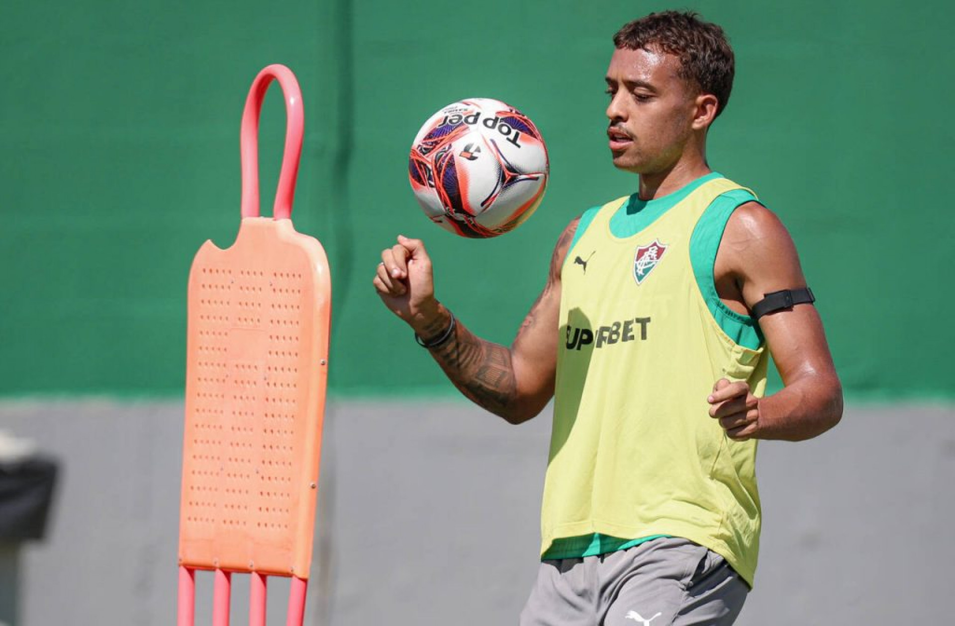 Fluminense encaminha empr&eacute;stimo do filho de Felipe Melo