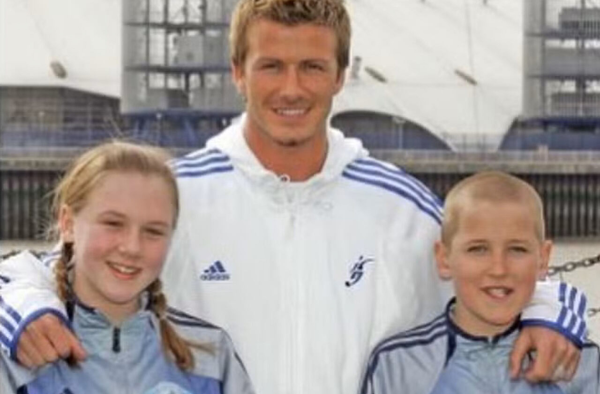 Kane pode alcan&ccedil;ar marca hist&oacute;rica e igualar Beckham pela Inglaterra: “Grande &iacute;dolo”