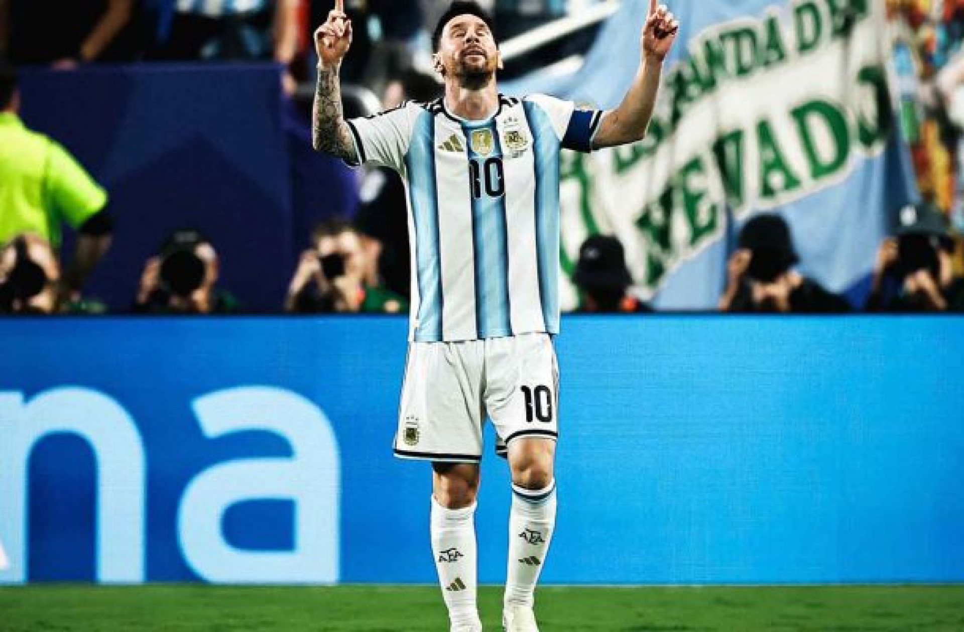 Messi celebra noite hist&oacute;rica ap&oacute;s hat-trick na estreia na Copa: “Feliz pelo come&ccedil;o”