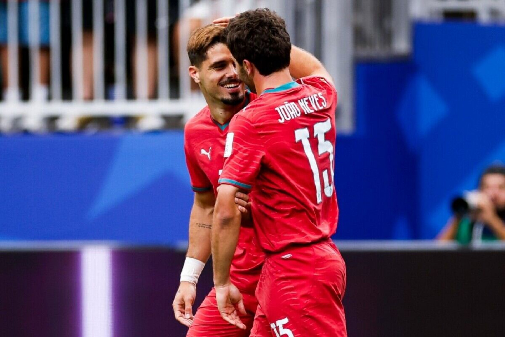 Jo&atilde;o Neves ameniza empate de Portugal e sai em defesa de Cristiano Ronaldo: “Jogou bem”