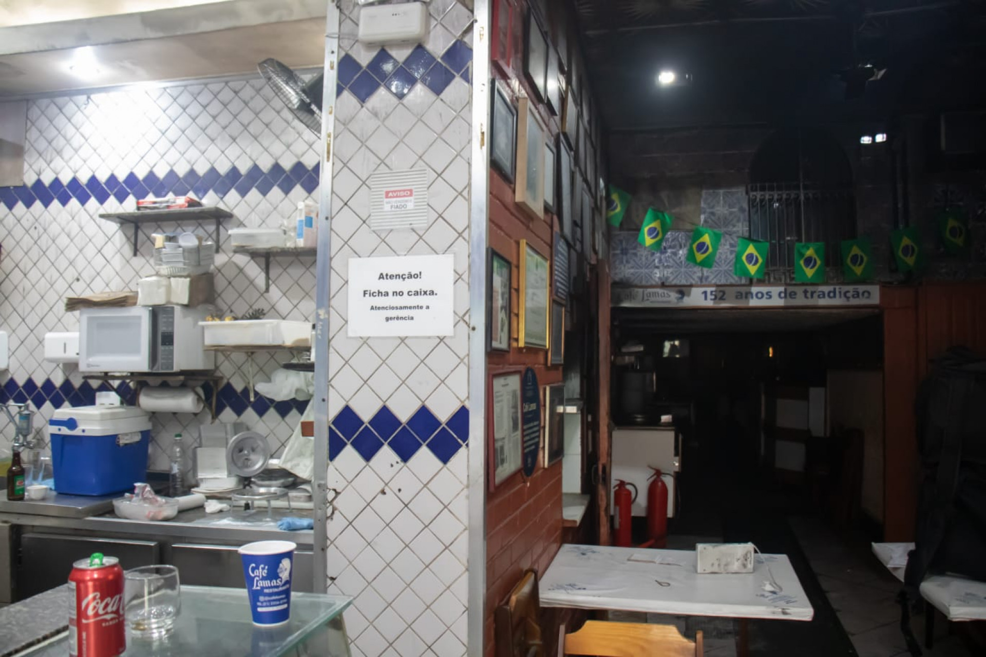 Café Lamas, de 152 anos, ficará fechado para obras após incêndio - Érica Martin / Agência O Dia