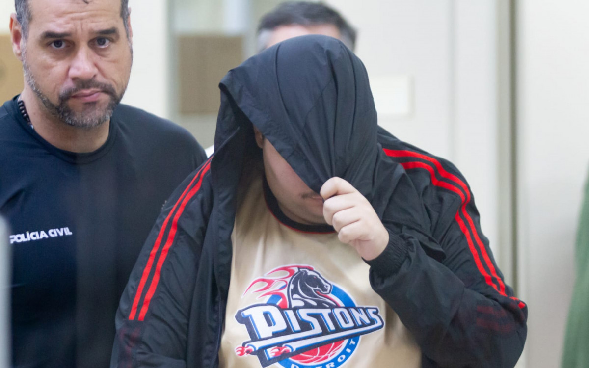 Preso Riquelme da Silva de Souza, 21 anos, chegando na Cidade da Polícia - Erica Martins/Agência O DIA