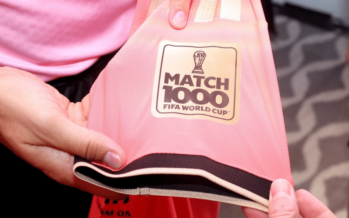 Patch de 1000 jogos que ser&aacute; utilizado pela arbitragem em Jap&atilde;o x Tun&iacute;sia, no domingo (21) - Divulga&ccedil;&atilde;o / FIFA