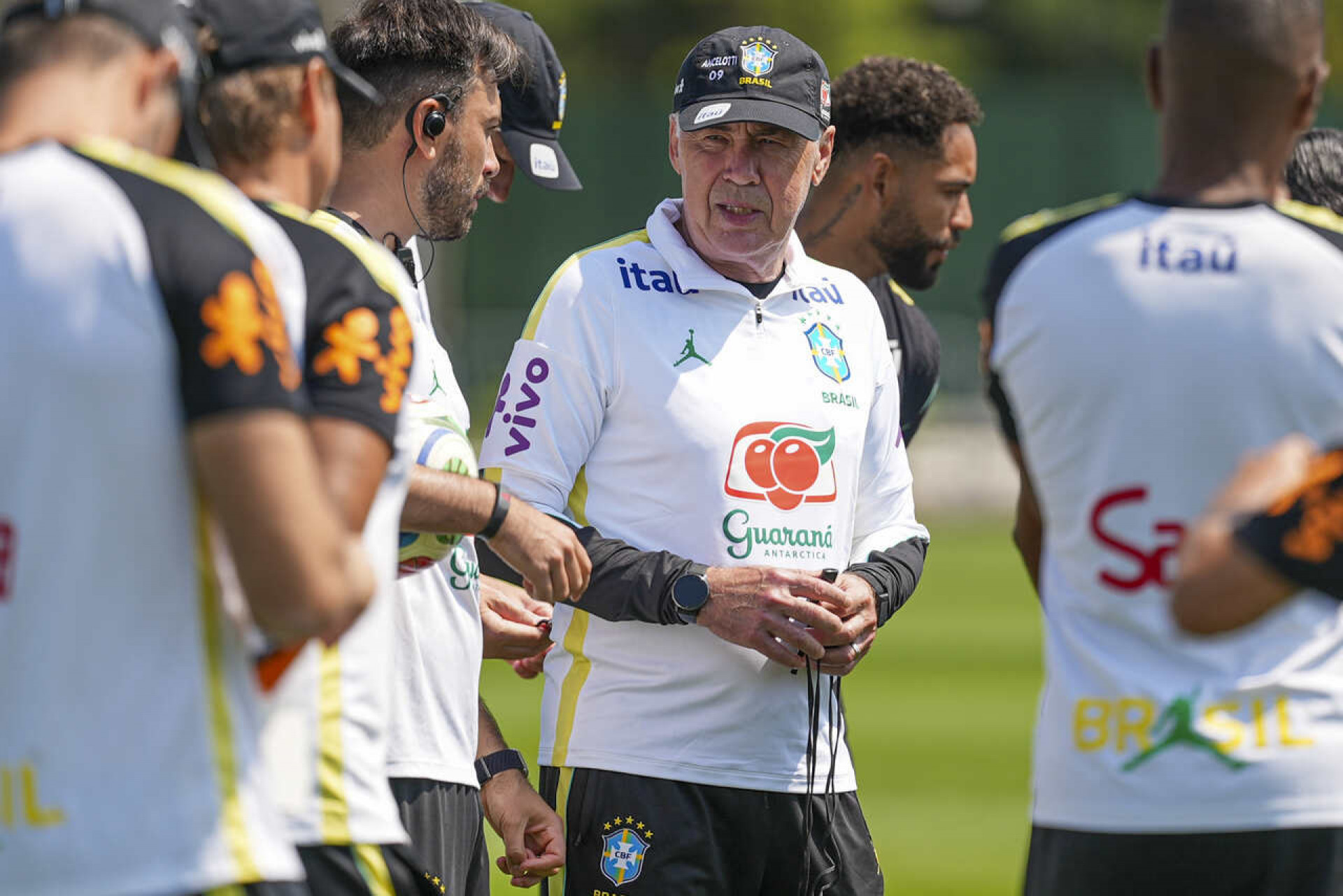 Ancelotti promete Brasil diferente e com mudan&ccedil;as diante do Haiti: ”Mais equil&iacute;brio”