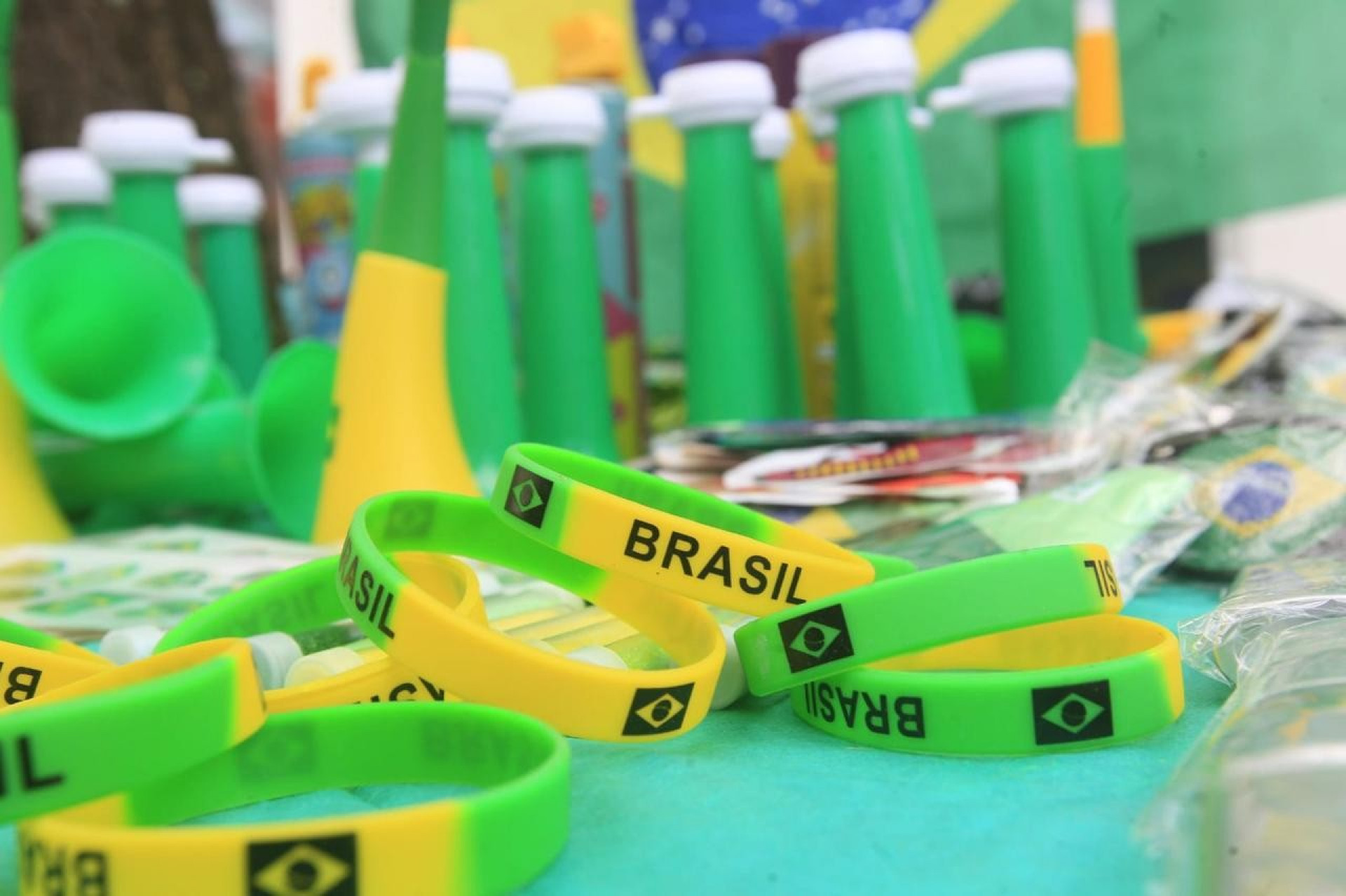 Vendedores do calçadão de Bangu se surpreendem com procura de produtos do Brasil durante a Copa do Mundo - Reginaldo Pimenta / Agência O Dia