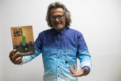 Cabo Frio lança autobiografia de Edilberto José Soares, o Poeta da Favela