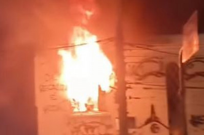 Incêndio atinge prédio de antiga região administrativa em Ramos