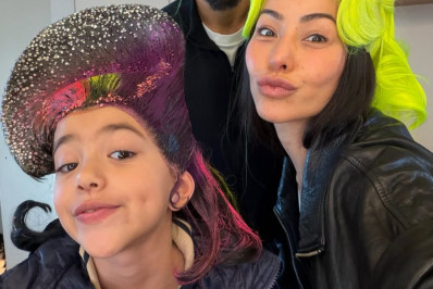 Sabrina e Nicolas Prattes entram na brincadeira do 'cabelo maluco' com Zoe