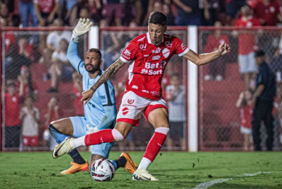 Flamengo faz proposta por jovem atacante do Vila Nova