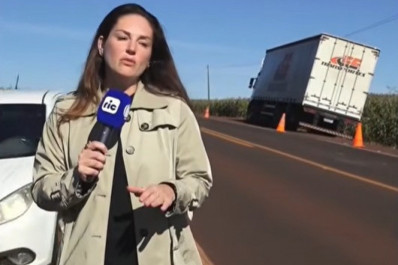 Vídeo: Repórter da Ric Record Oeste quase é atropelada ao vivo