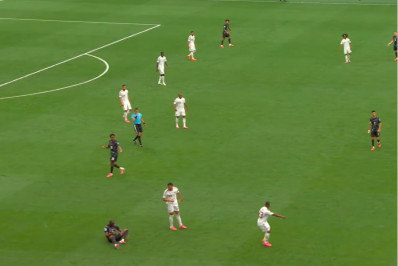 Imagem forte: jogador do Canadá sofre lesão feia na partida contra o Catar