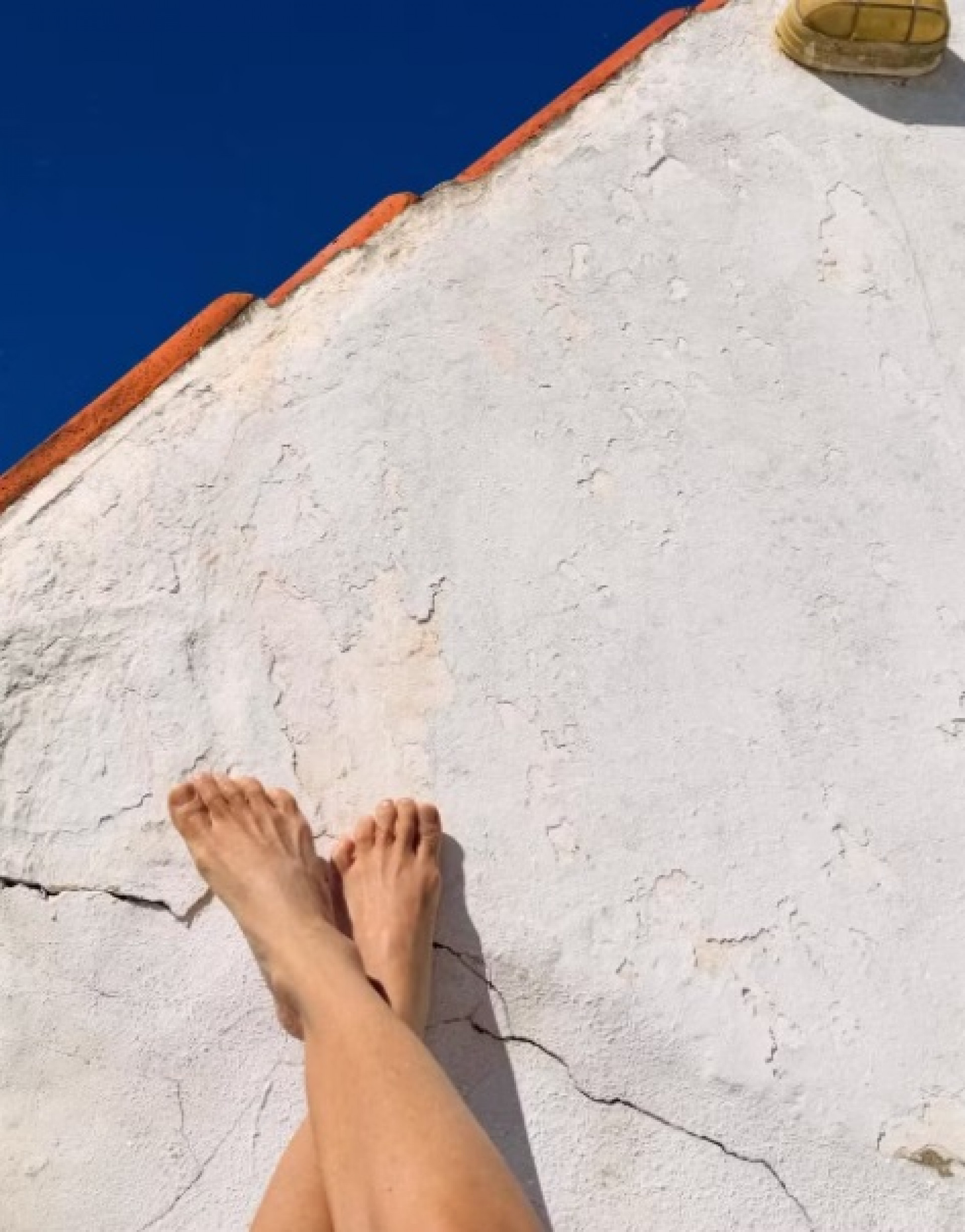 Carolina Dieckmann curte dia de praia em Búzios e encanta seguidores