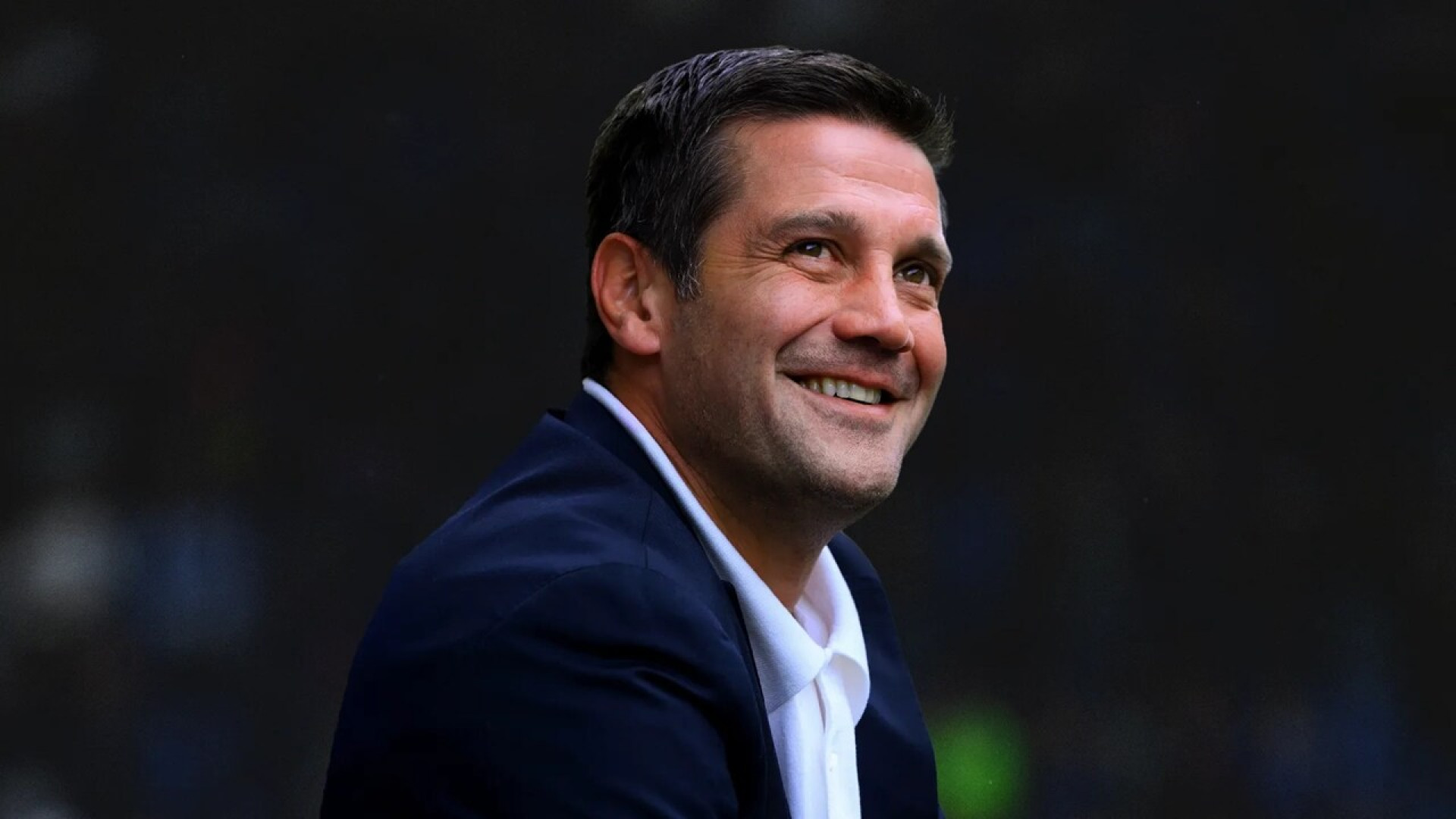 Inter renova contrato de Chivu ap&oacute;s pr&ecirc;mio de melhor treinador do futebol italiano