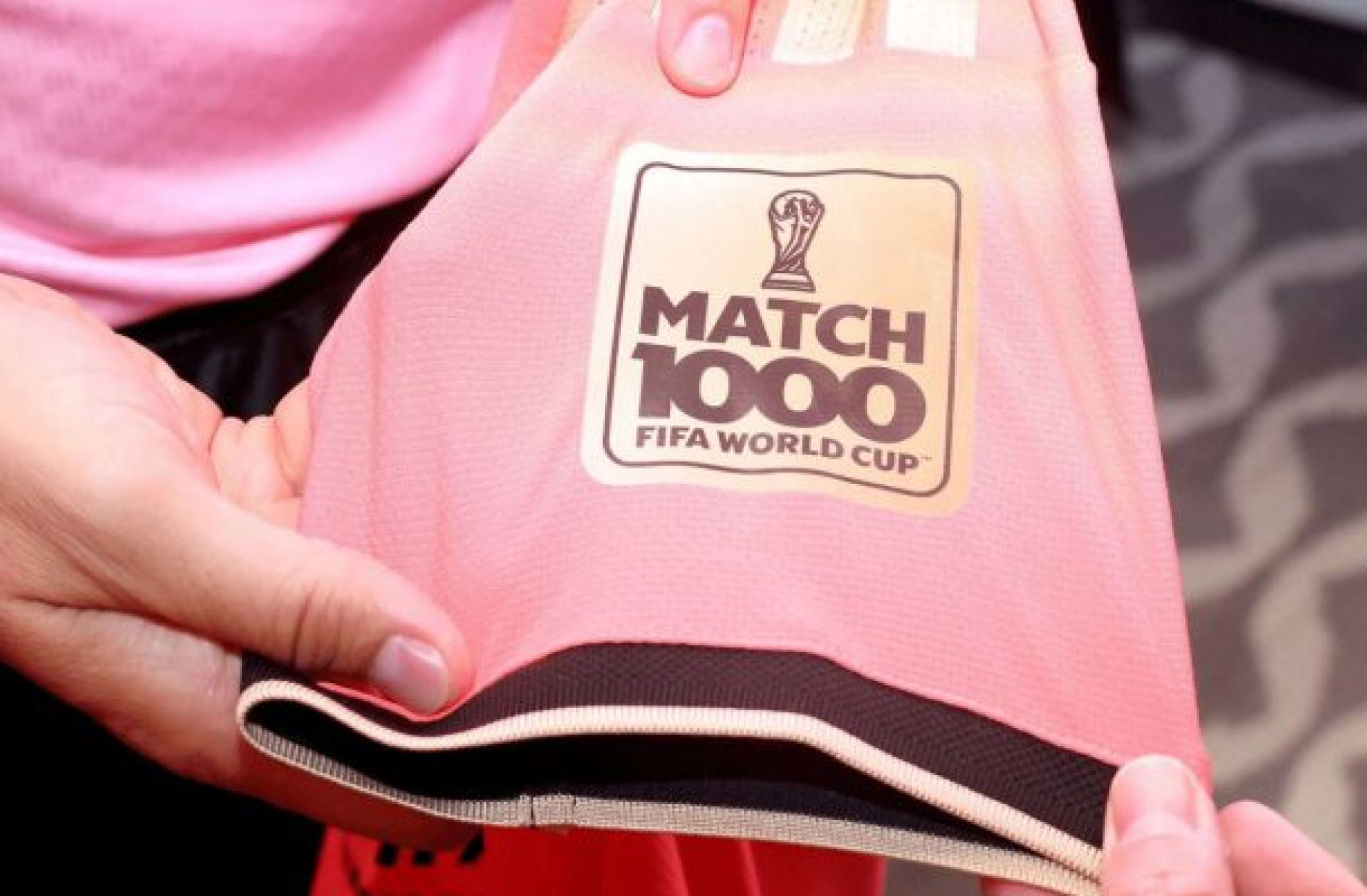 Jogo 1000 das Copas: &aacute;rbitro far&aacute; estreia com uniforme especial