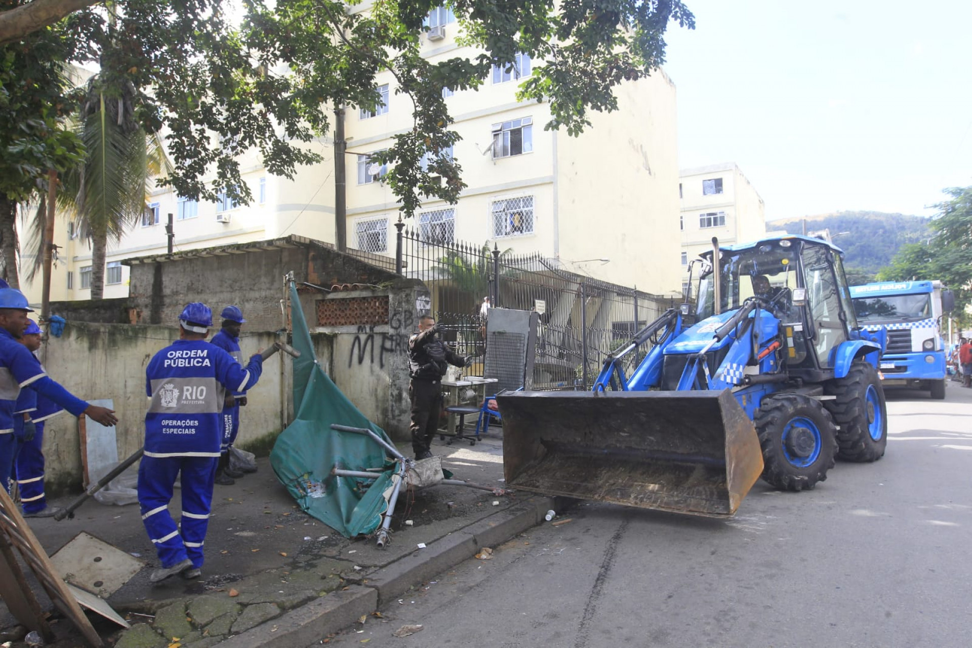 Seop realiza ação de ordenamento na Praça Seca - Reginaldo Pimenta / Agência O Dia