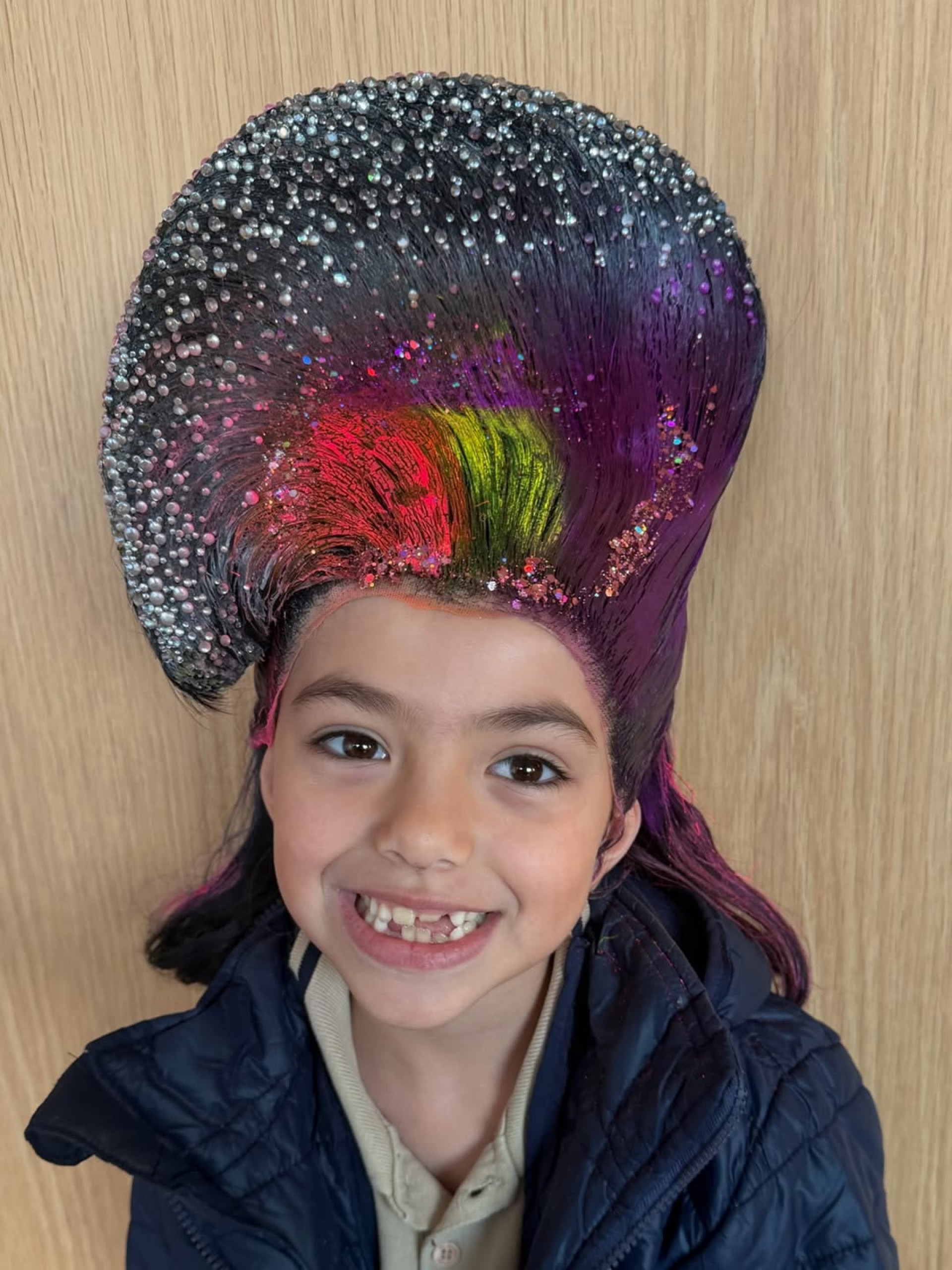 Zoe Sato no dia do cabelo maluco - Reprodução / Instagram