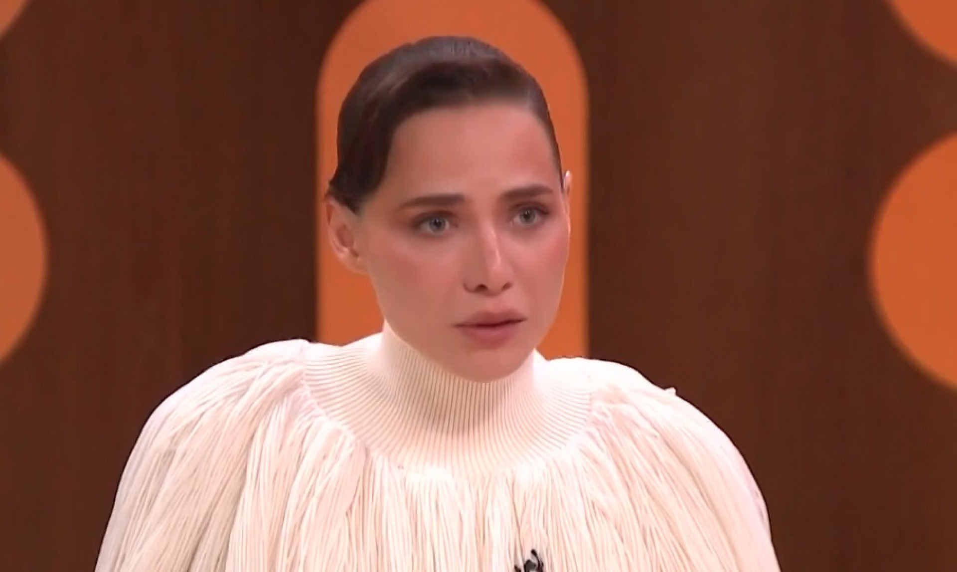 Letícia Colin diz que não mora com Michel Melamed e revela motivo
