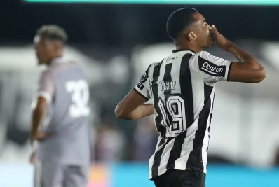 Botafogo encaminha empréstimo de atacante ao futebol japonês
