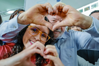 Lula elogia Marta e ironiza Neymar: 'Jogador de home office'