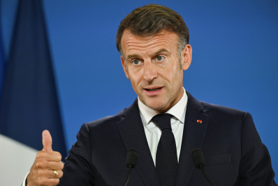 Macron critica centros de deportação para migrantes