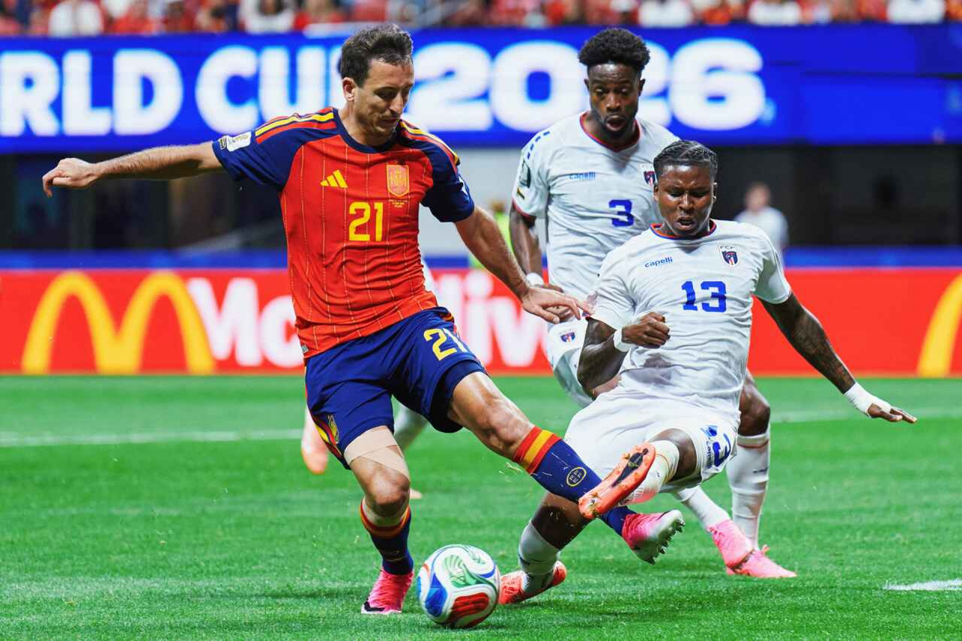 Ap&oacute;s empate, Iniesta tra&ccedil;a paralelo com t&iacute;tulo de 2010 da Espanha: “Superar obst&aacute;culos”