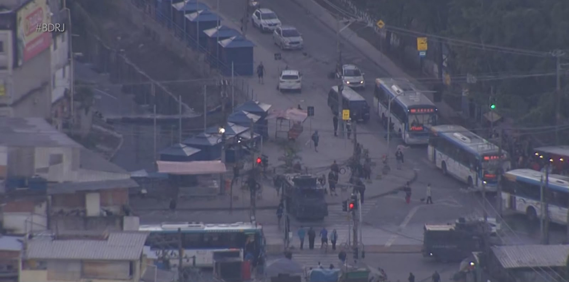 Guerra entre criminosos provoca tiroteio e afeta circulação de ônibus em Rio das Pedras