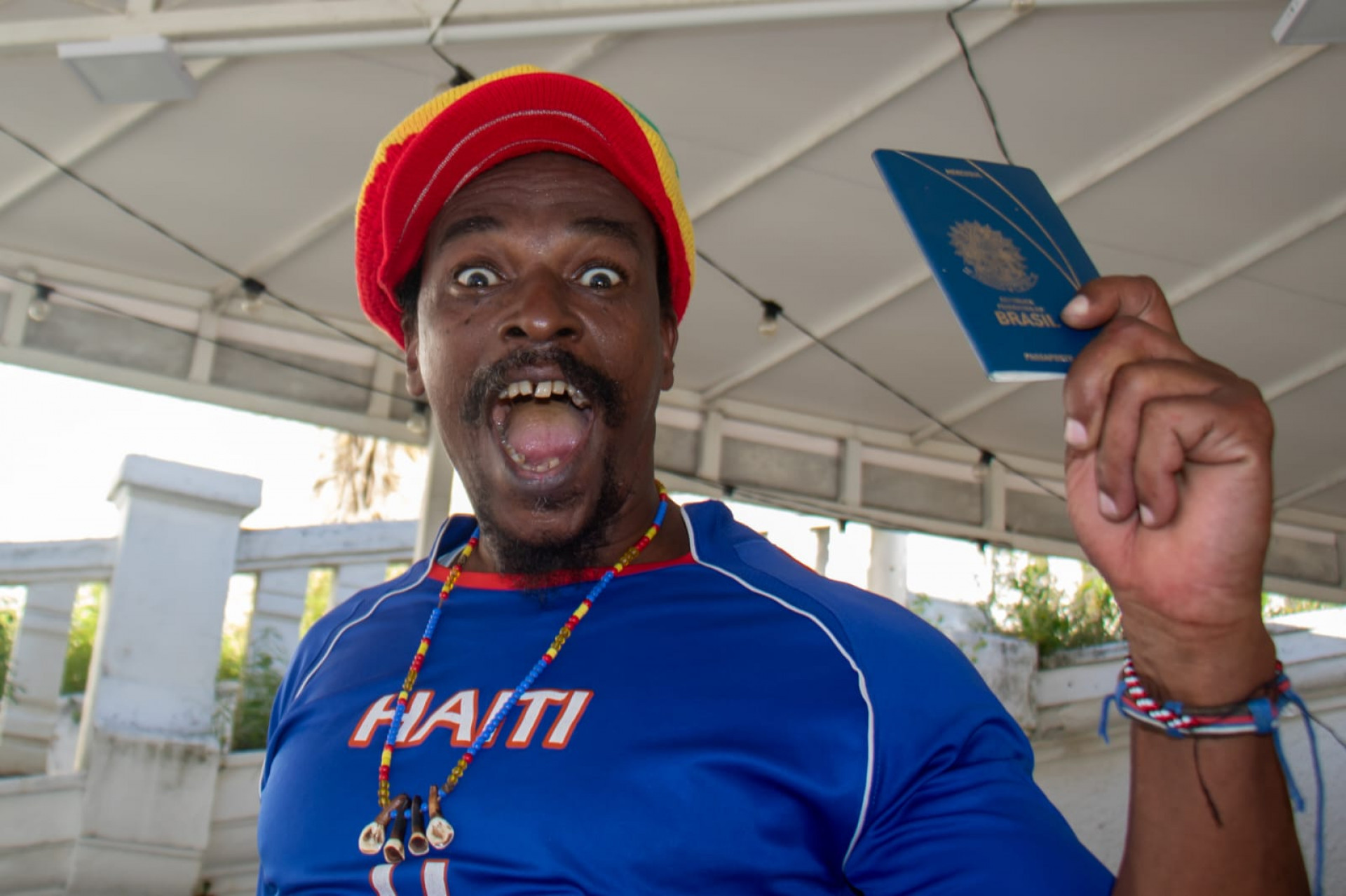 Haitiano Robert Montinard, de 50 anos, se refugiou no Rio de Janeiro desde 2010 - Érica Martin/Agência O Dia