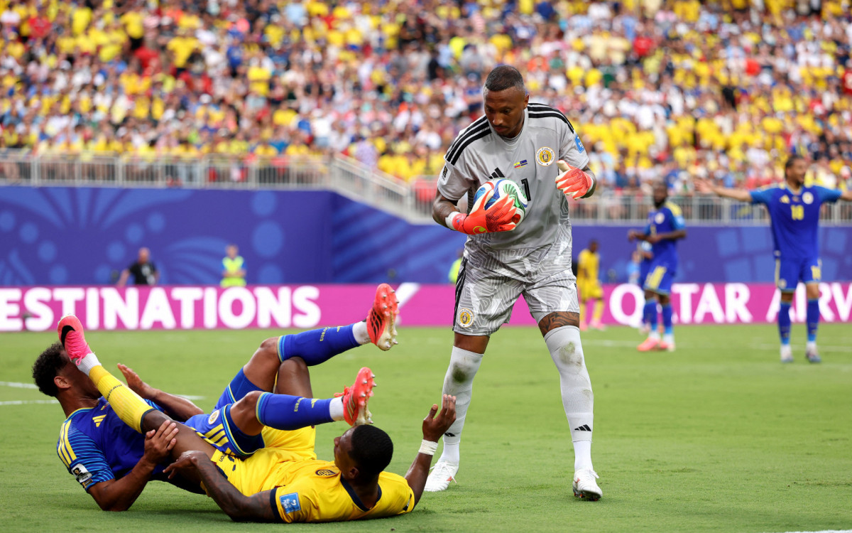 Goleiro brilha, e Curaçao empata sem gols com o Equador na Copa do Mundo