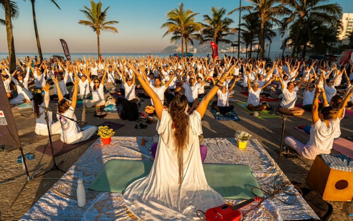 Dia Internacional da yoga: Arpoador recebe adeptos da prática em evento nesse domingo