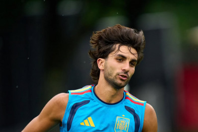 Especulado no PSG, Ferran Torres não se reapresenta pelo Barcelona