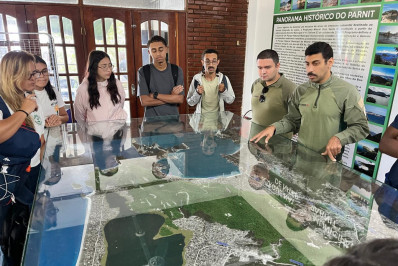 Niterói recebe representantes de Arraial do Cabo e UERJ para intercâmbio em educação ambiental