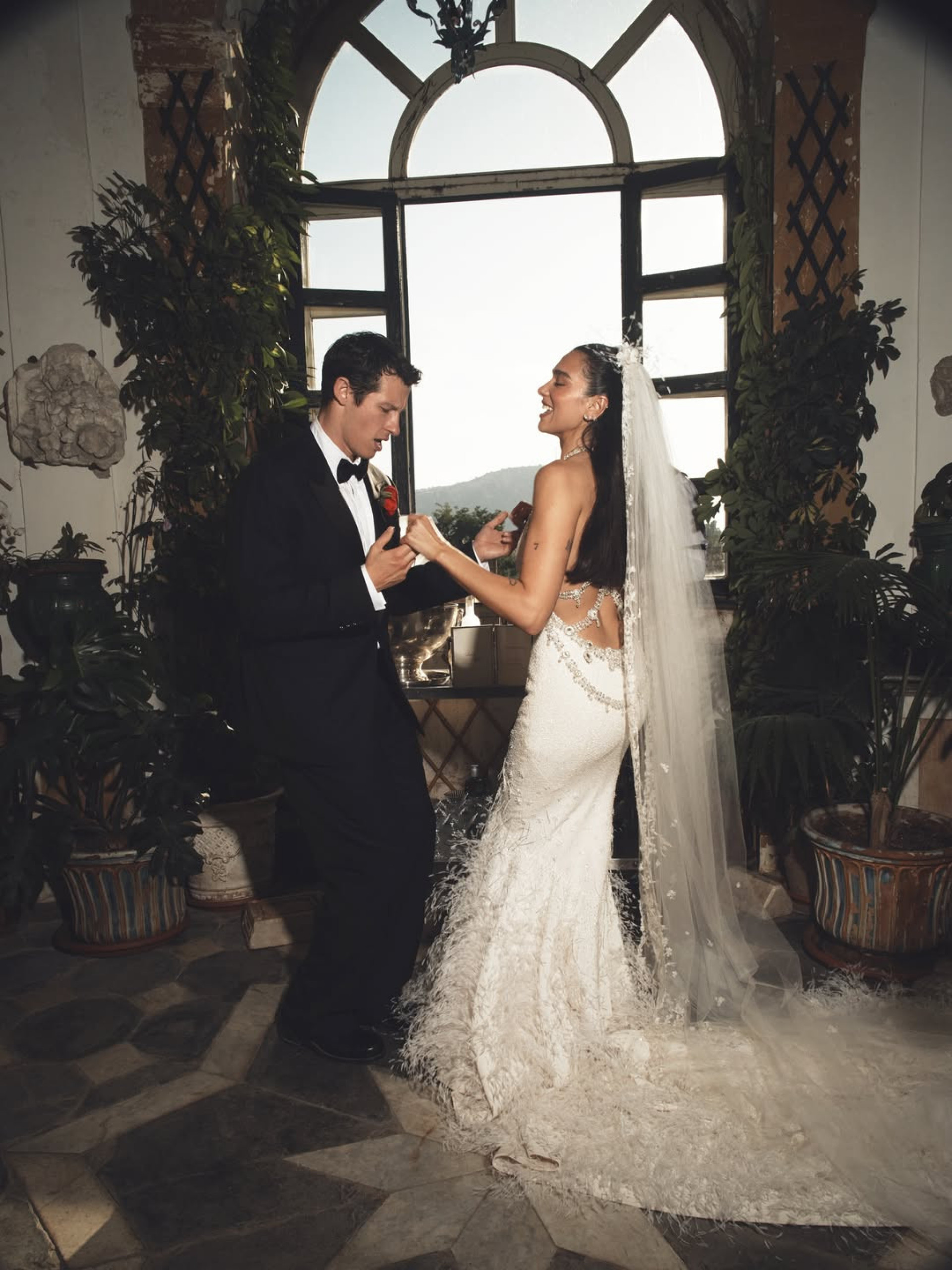 Dua Lipa mostra registros de casamento com Callum Turner na Itália - Reprodução do Instagram / David Sims