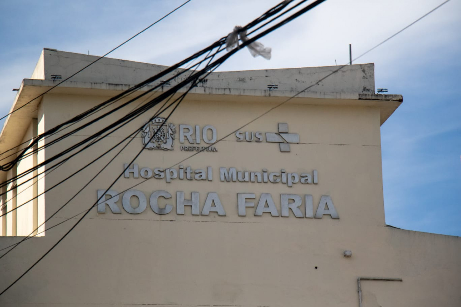 Vítimas foram levadas para o Hospital Rocha Faria - Érica Martins/Agência O DIA