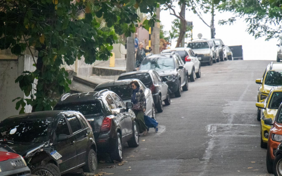 Aos domingos, local fica mais movimentado devido à feira