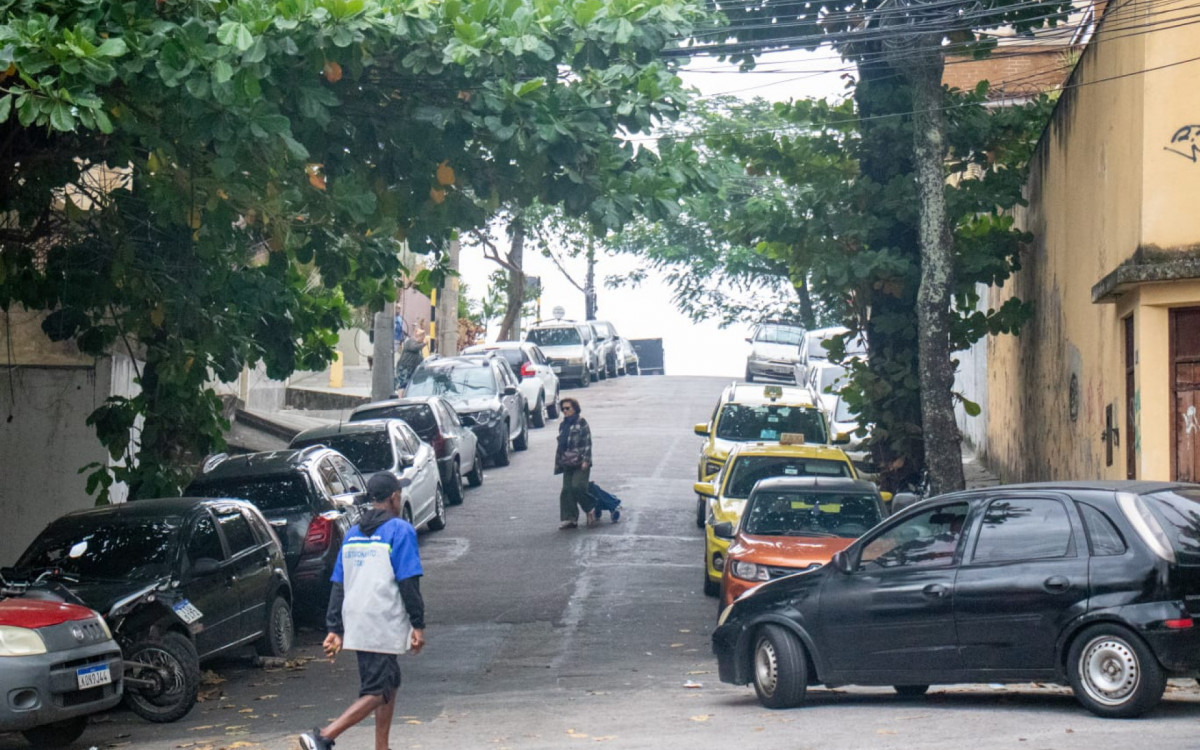 Aos domingos, local fica mais movimentado devido à feira
