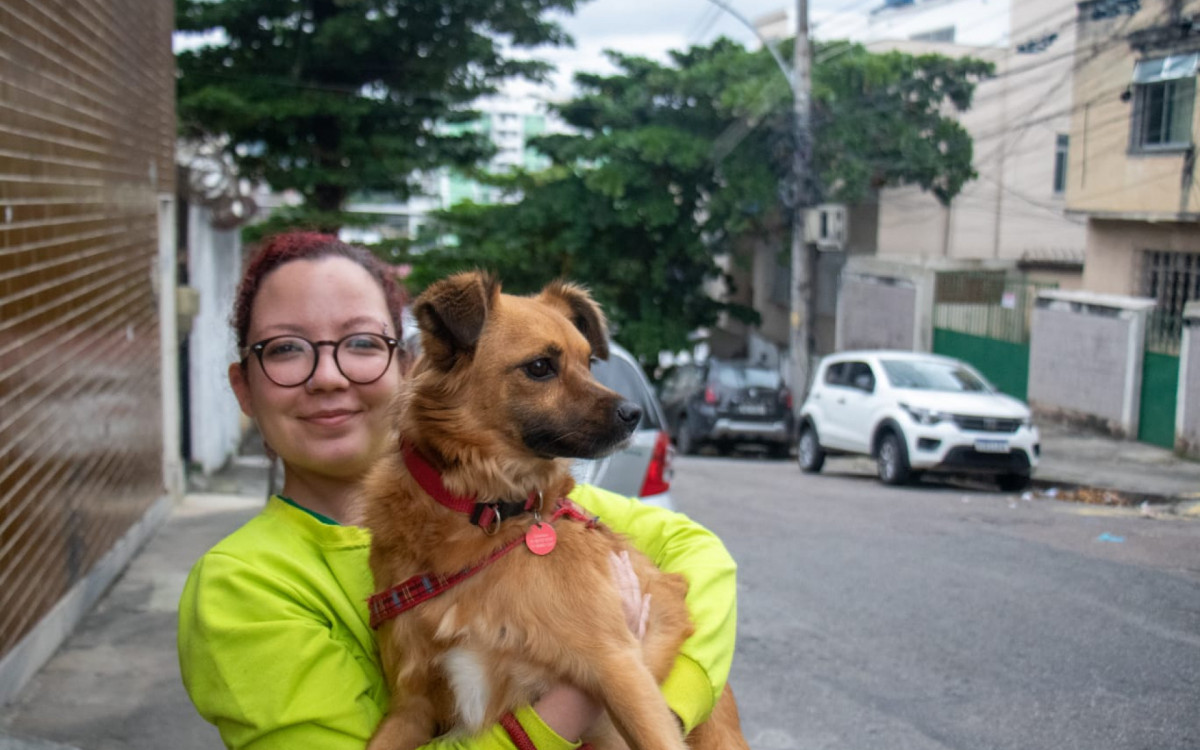 Savannah passeava com cachorro próximo à feira