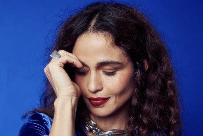  Nanda Costa deixa teatro com ex de Francisco Gil