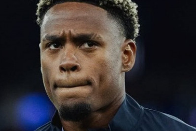 Botafogo tenta a contratação de meio de campo colombiano