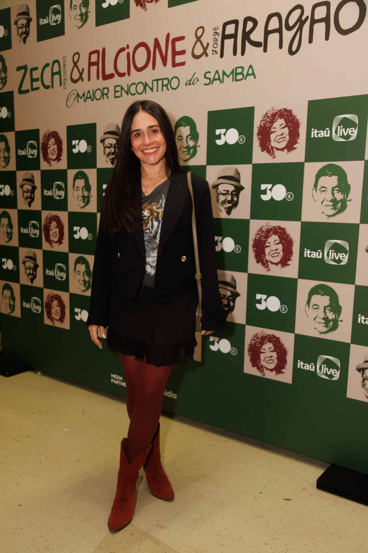 Alessandra Negrini marca presença em show Zeca Pagodinho, Alcione e Jorge Aragão  - Patrícia Devoraes/Brazil News