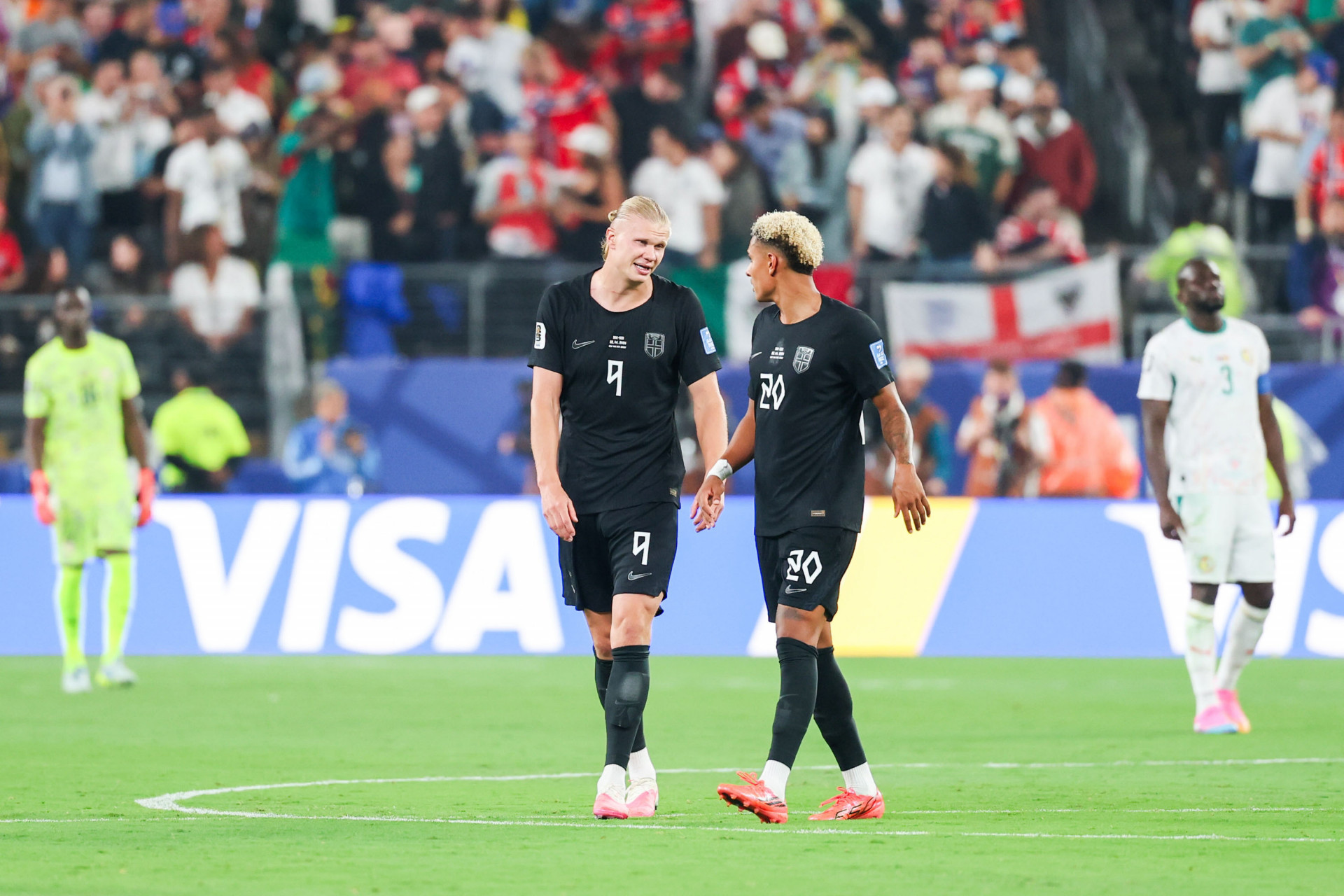 Erling Haaland e Antonio Nusa, jogadores da Noruega, durante a partida entre Noruega x Senegal, válida pela segunda rodada do Grupo I da fase de grupos da Copa do Mundo FIFA de 2026, no Estádio Nova York-Nova Jersey, em East Rutherford, Estados Unidos, nesta segunda-feira (22). - William Volcov/Parceiro/Agência O Dia