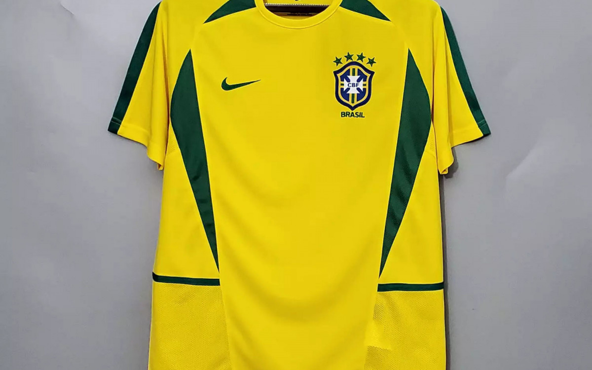 Camisa do Brasil de 2002 &eacute; eleito um dos mais feios da hist&oacute;ria das Copas