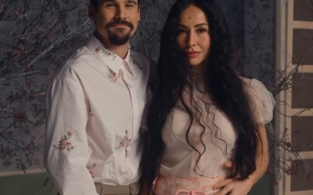 Sabrina Sato e Nicolas Prattes anunciam gravidez