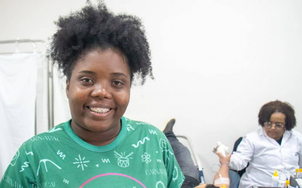 Tamires estava de acompanhante da irmã no hospital e decidiu doar sangue - Érica Martin/Agência O DIA